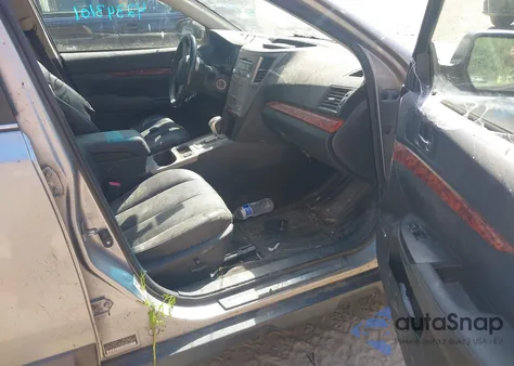 2010 Subaru Outback 2.5I Limited z USA, uszkodzony, nr VIN 4S4BRBKC1A3325530